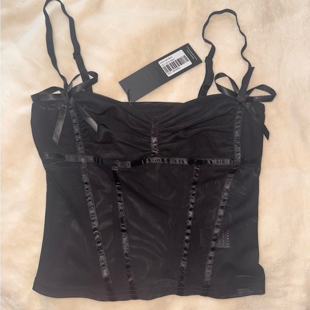 Princess Polly Black Crop Top - Picture 1 of 3